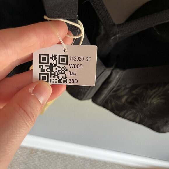 Wingslove 38D black bra No padding wirefree full coverage lace wide straps NWT - Picture 8 of 9